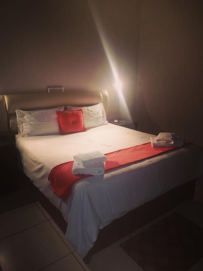 Aaa Rose Garden Guesthouse Mookgophong Kültér fotó