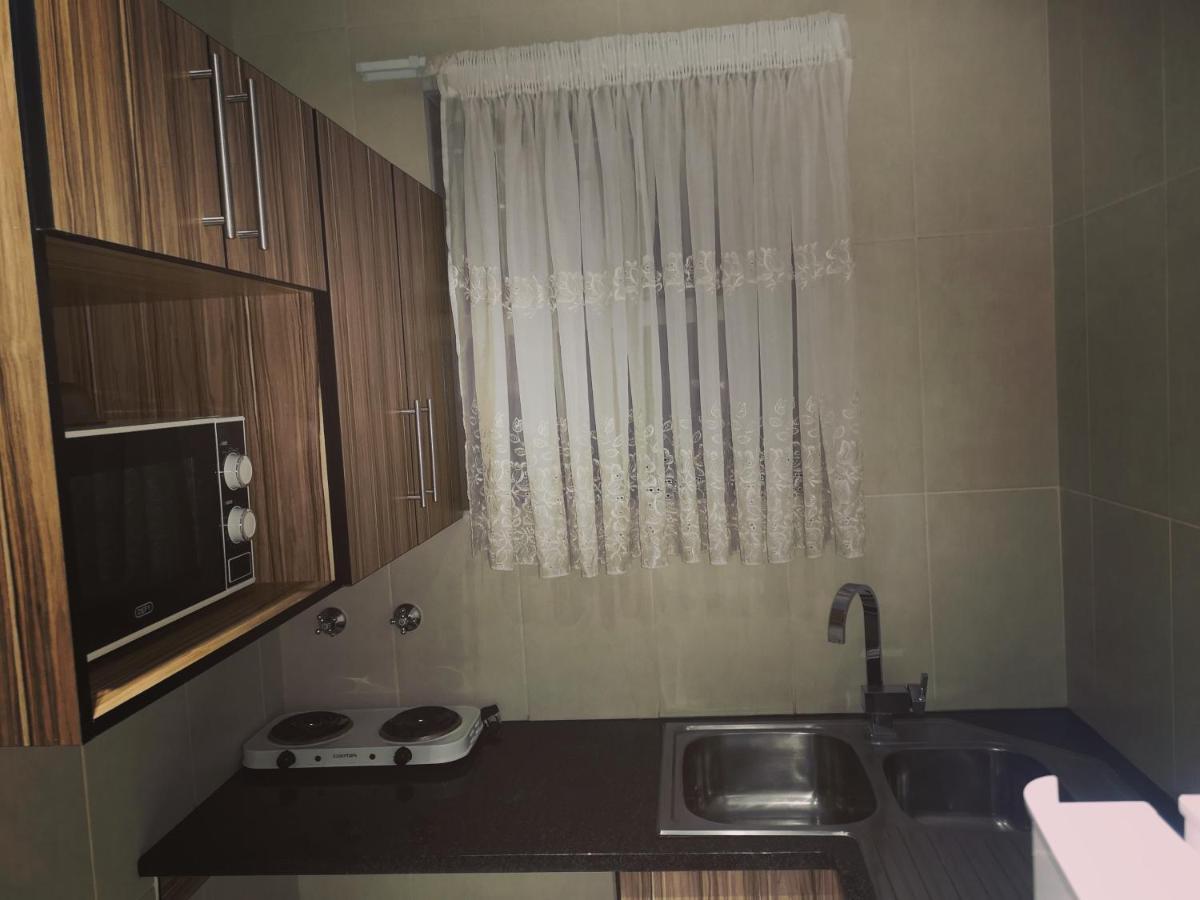 Aaa Rose Garden Guesthouse Mookgophong Kültér fotó