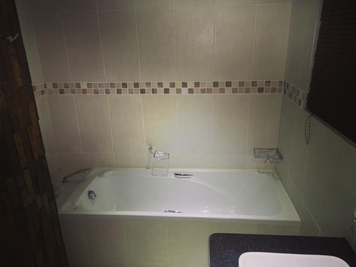 Aaa Rose Garden Guesthouse Mookgophong Kültér fotó