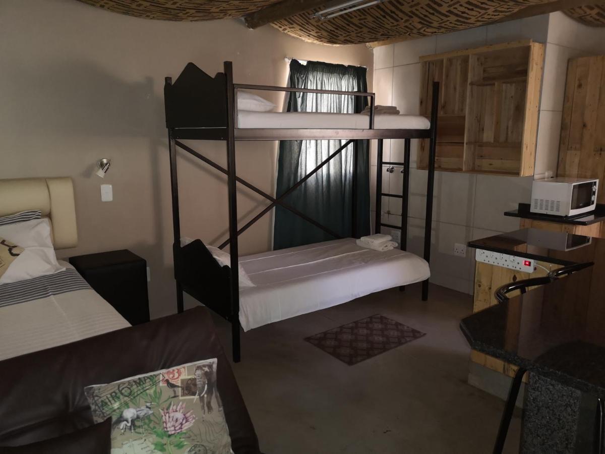 Aaa Rose Garden Guesthouse Mookgophong Kültér fotó