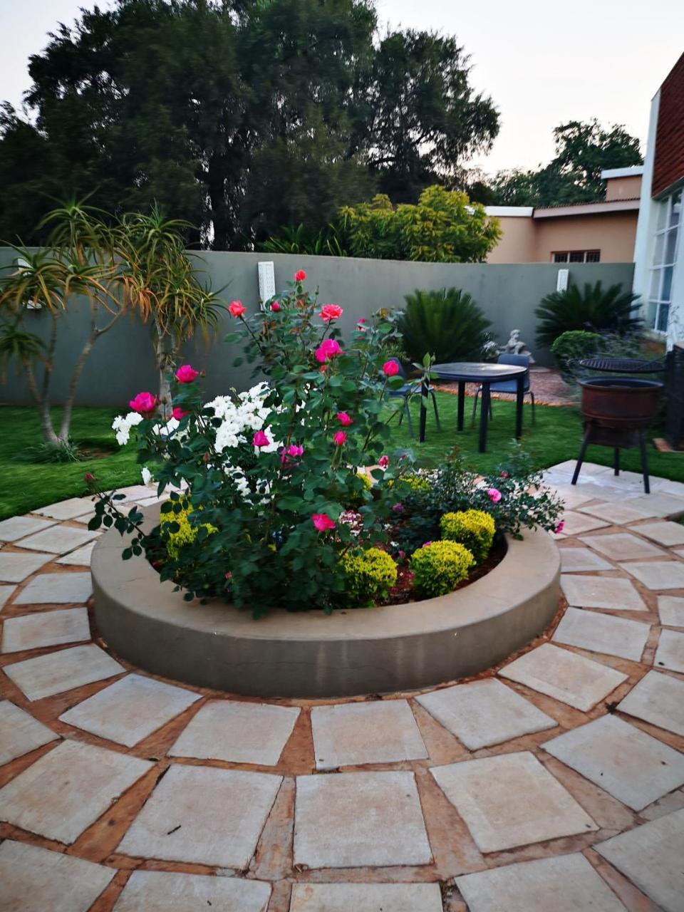 Aaa Rose Garden Guesthouse Mookgophong Kültér fotó